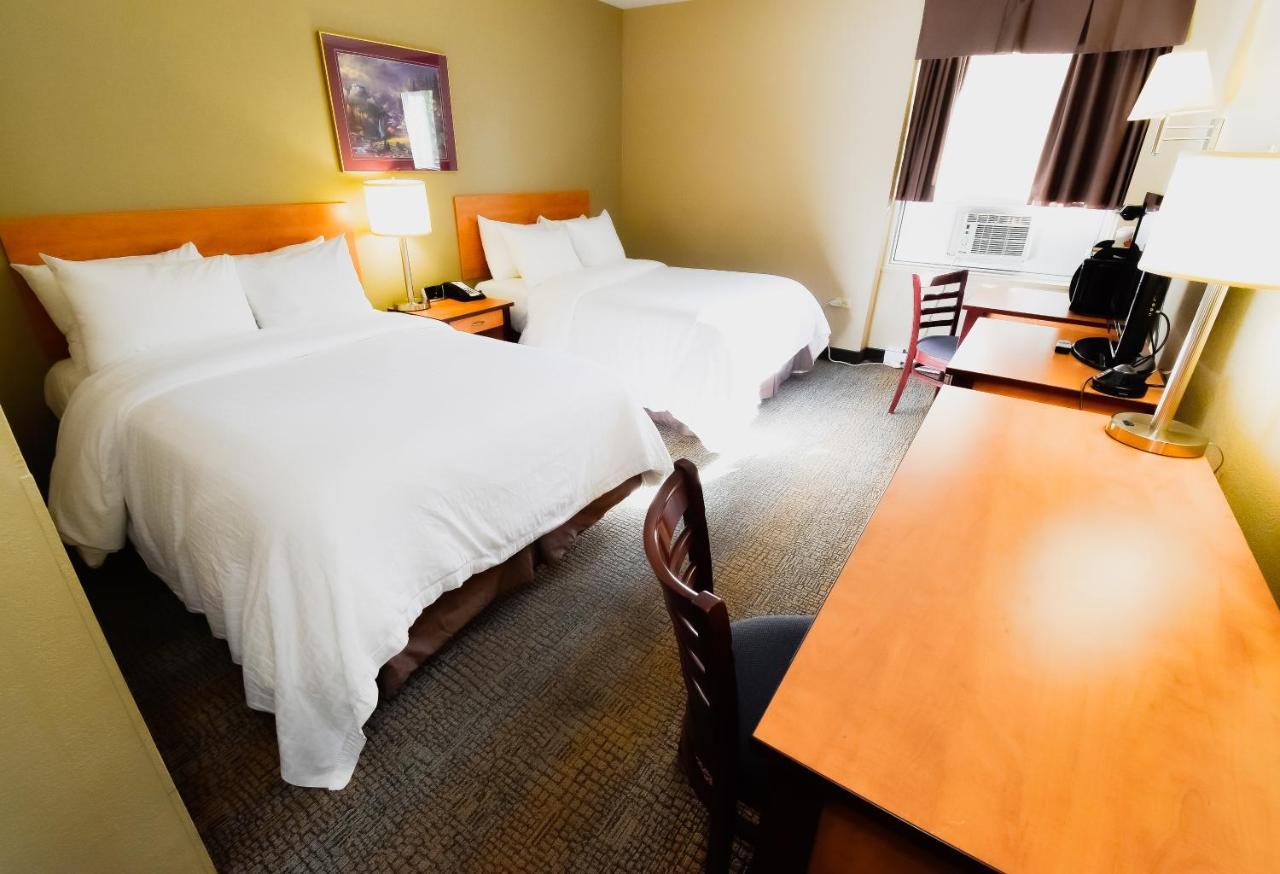 Canad Inns Destination Centre Windsor Park Winnipeg Esterno foto