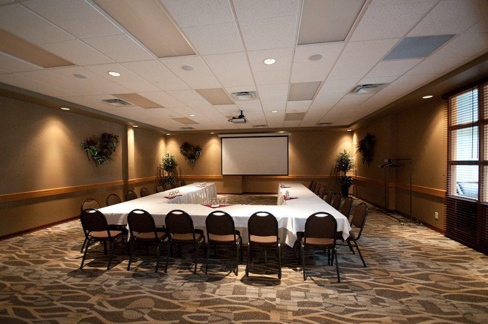 Canad Inns Destination Centre Windsor Park Winnipeg Esterno foto