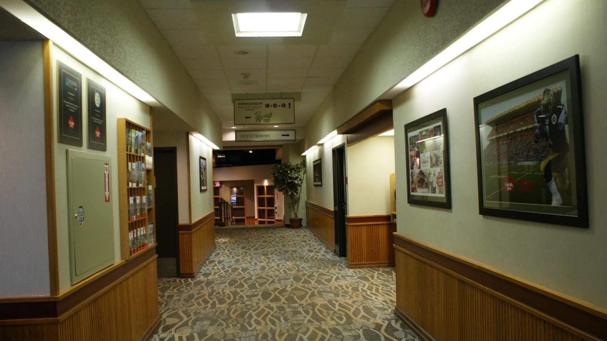 Canad Inns Destination Centre Windsor Park Winnipeg Esterno foto
