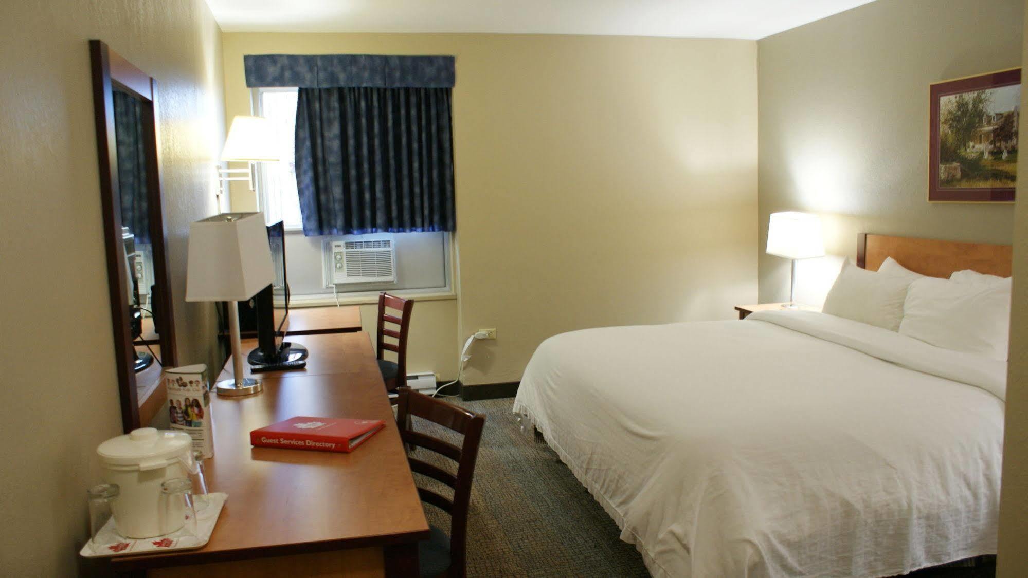 Canad Inns Destination Centre Windsor Park Winnipeg Esterno foto